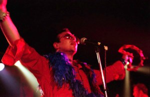 Jack Lukeman at Mercury Lounge photo by Keena Gonzalez