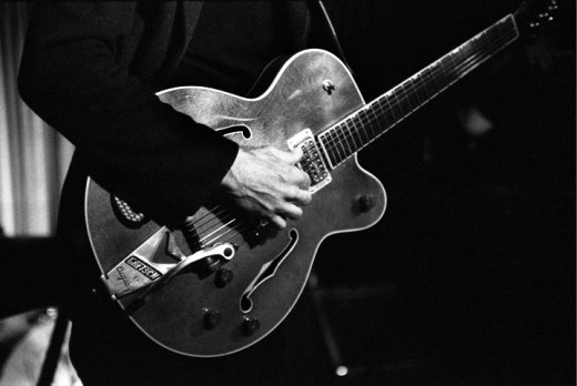 Goldenboy's guitar at Silverlake Lounge image by Keena Gonzalez